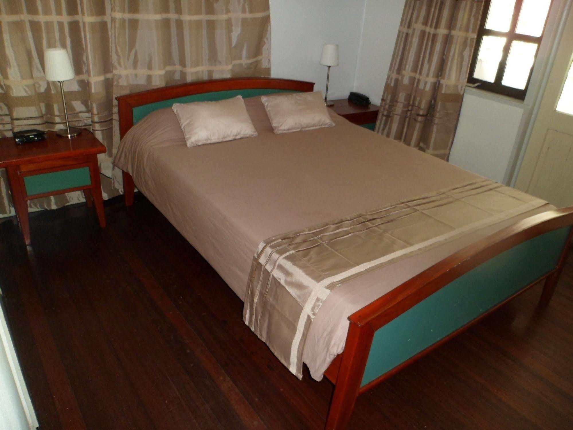 Guesthouse Amice Paramaribo Exterior foto