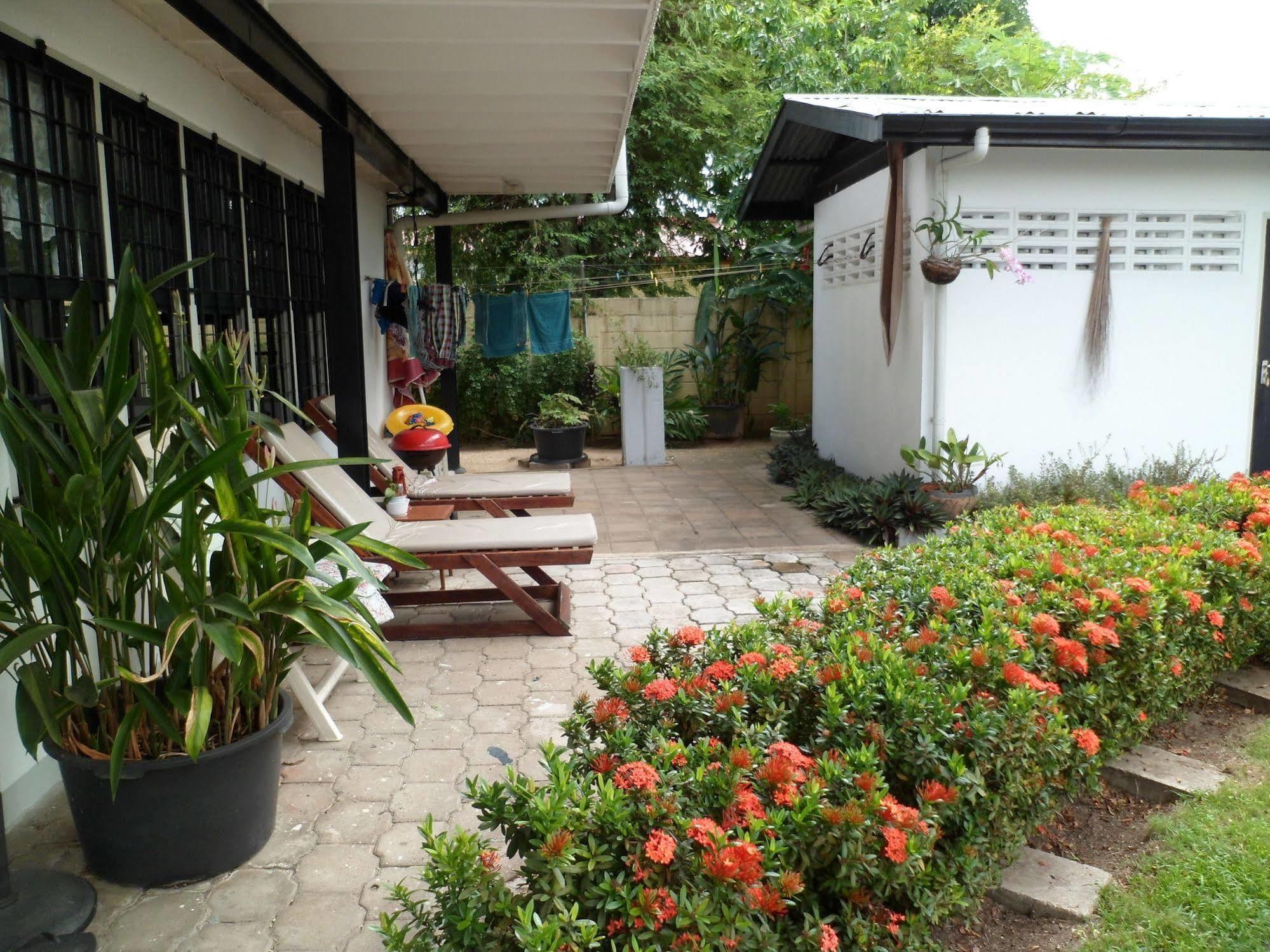 Guesthouse Amice Paramaribo Exterior foto
